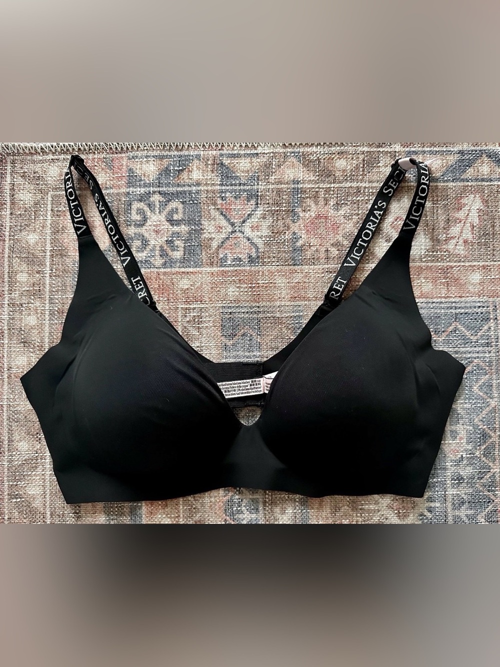 NWT Victoria’s Secret Regina Silicone 2.0 Bra Size M